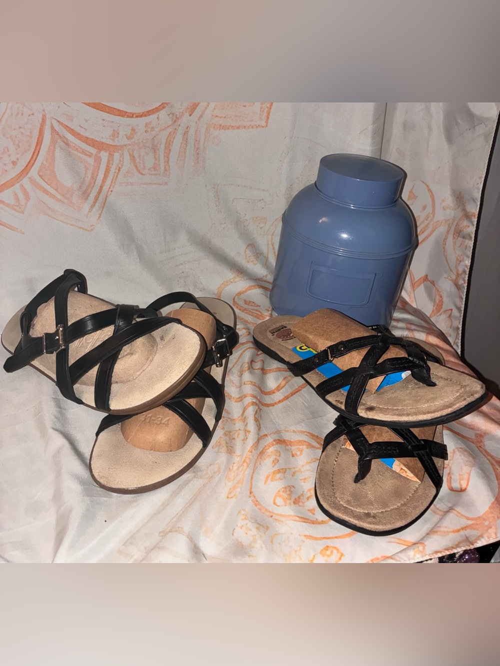 Earth Spirit Black Crisscross Sandals & SunJuns Black Crisscross Strap Sandals